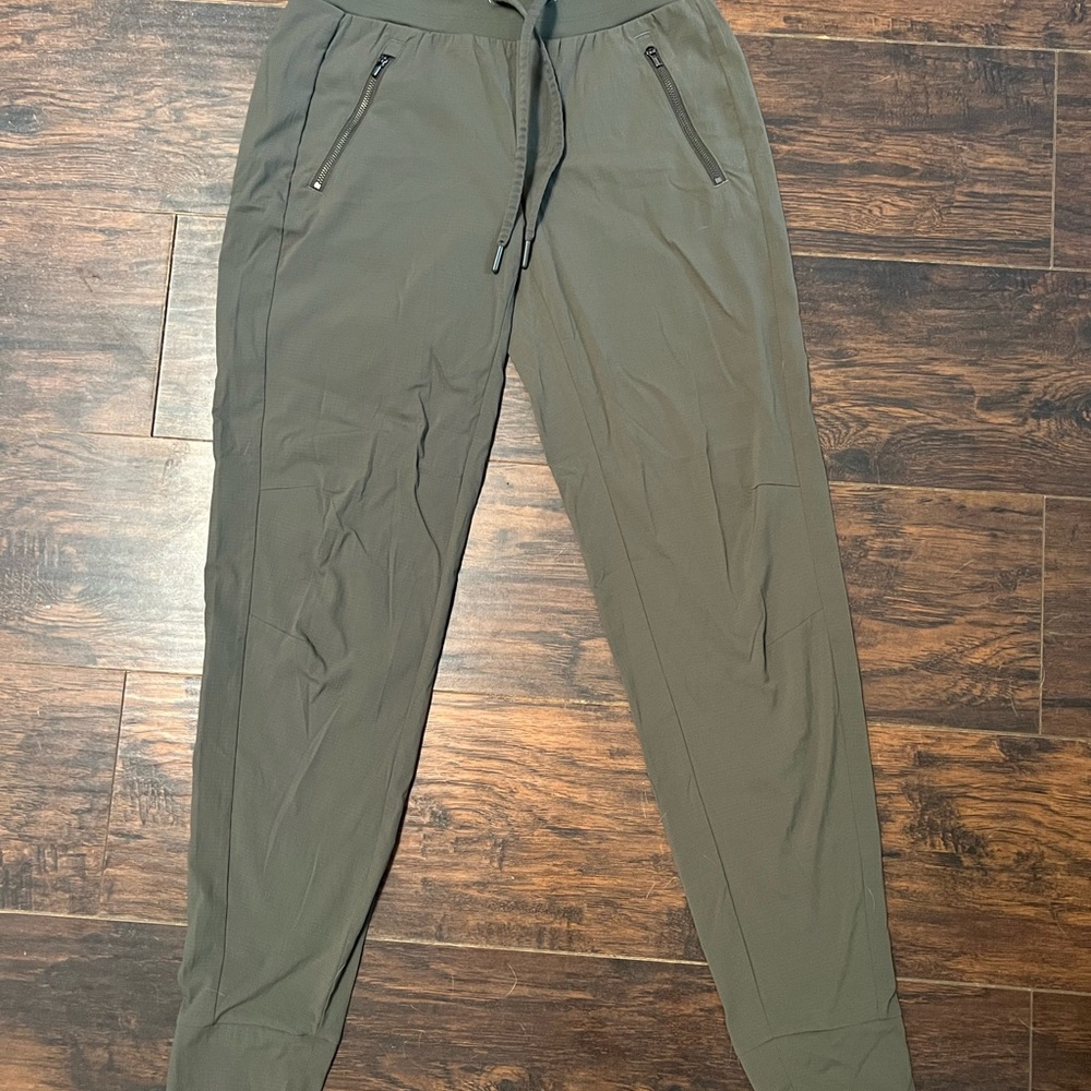 Athleta trekkie north joggers
